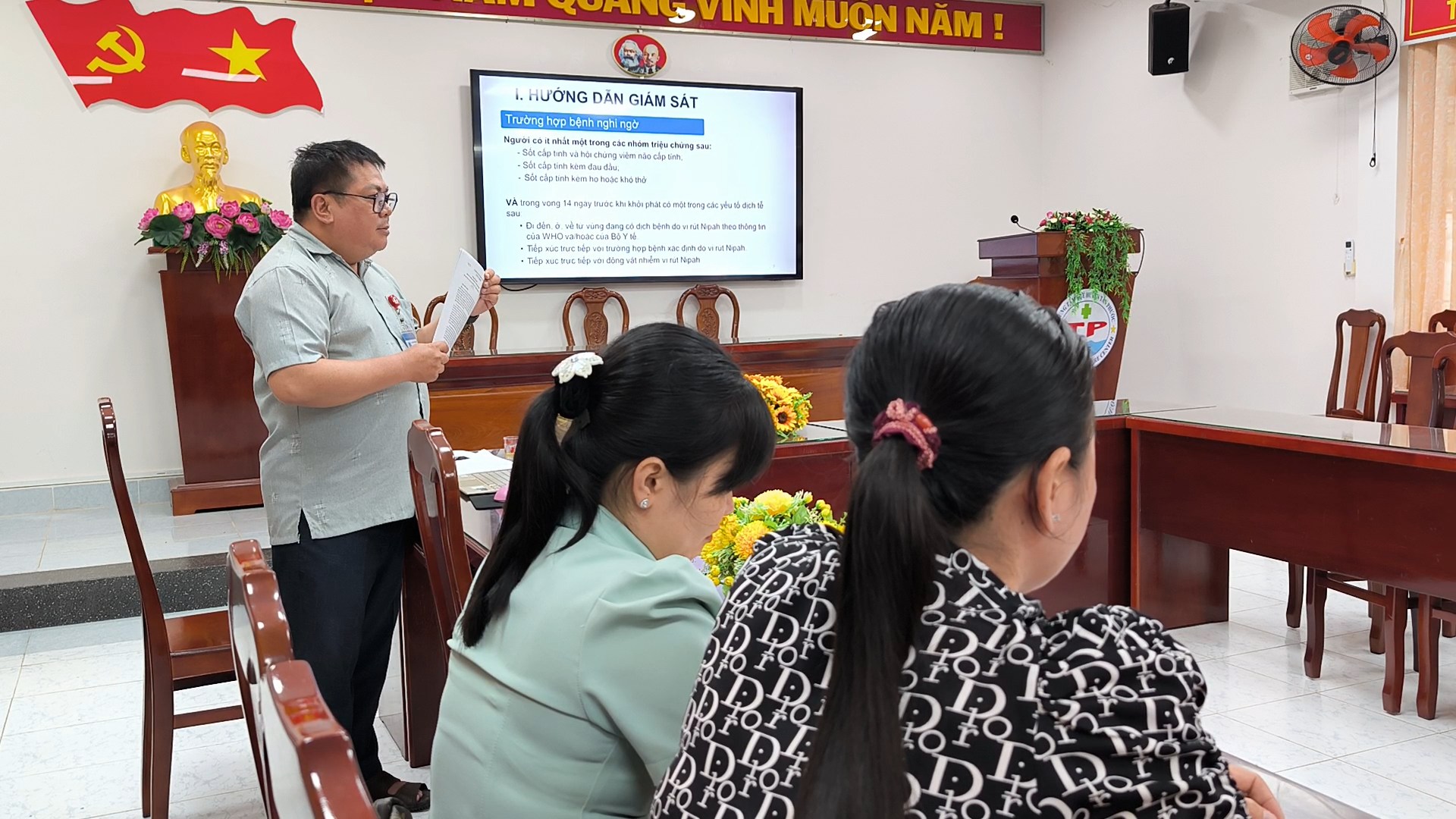 TRUNG TÂM Y TẾ KHU VỰC TÂN PHƯỚC TỔ CHỨC TẬP HUẤN GIÁM SÁT VÀ PHÒNG, CHỐNG BỆNH DO VI RÚT NIPAH