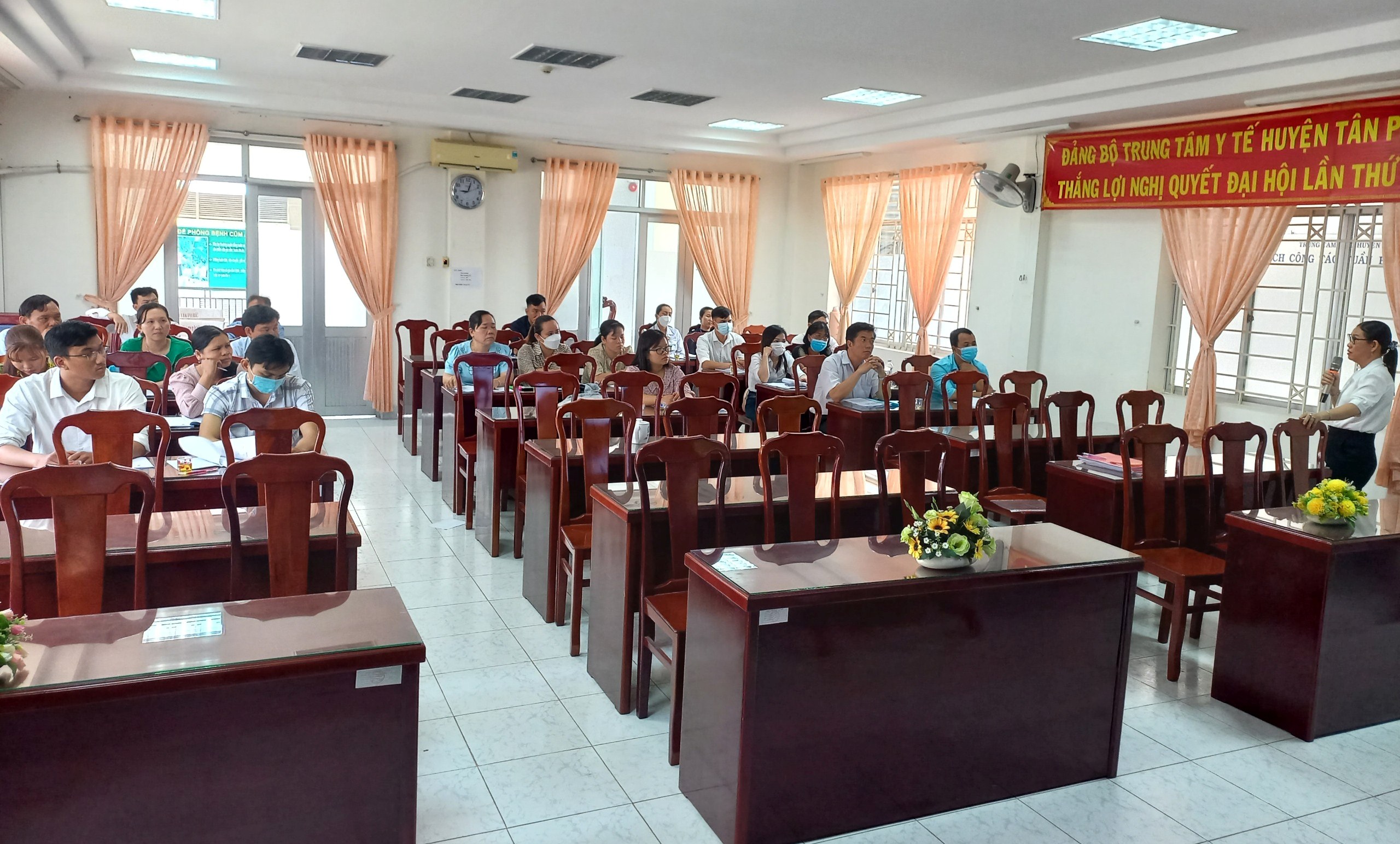 Trung tâm Y tế huyện Tân Phước tổ chức Tập huấn điều trị Sốt xuất huyết và Tay chân miệng năm 2023